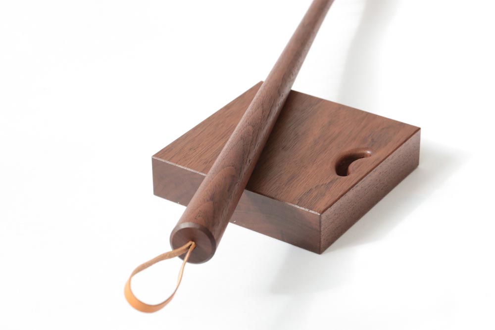 kime Shoehorn with base