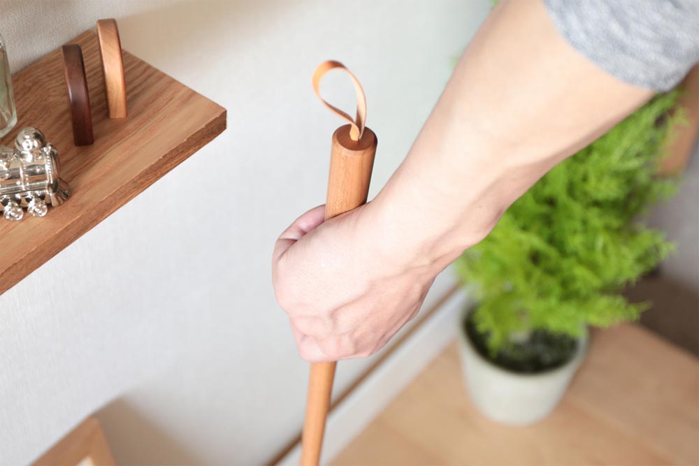 kime Shoehorn with base