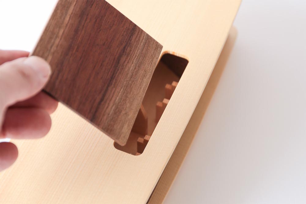 Gen wooden speaker