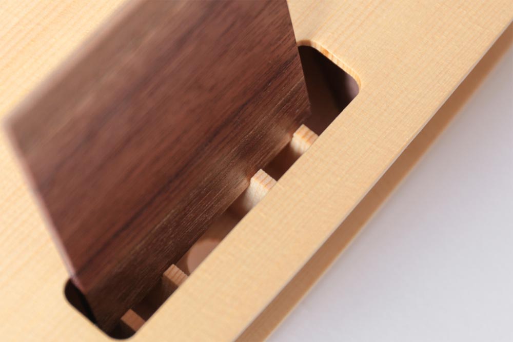 Gen wooden speaker