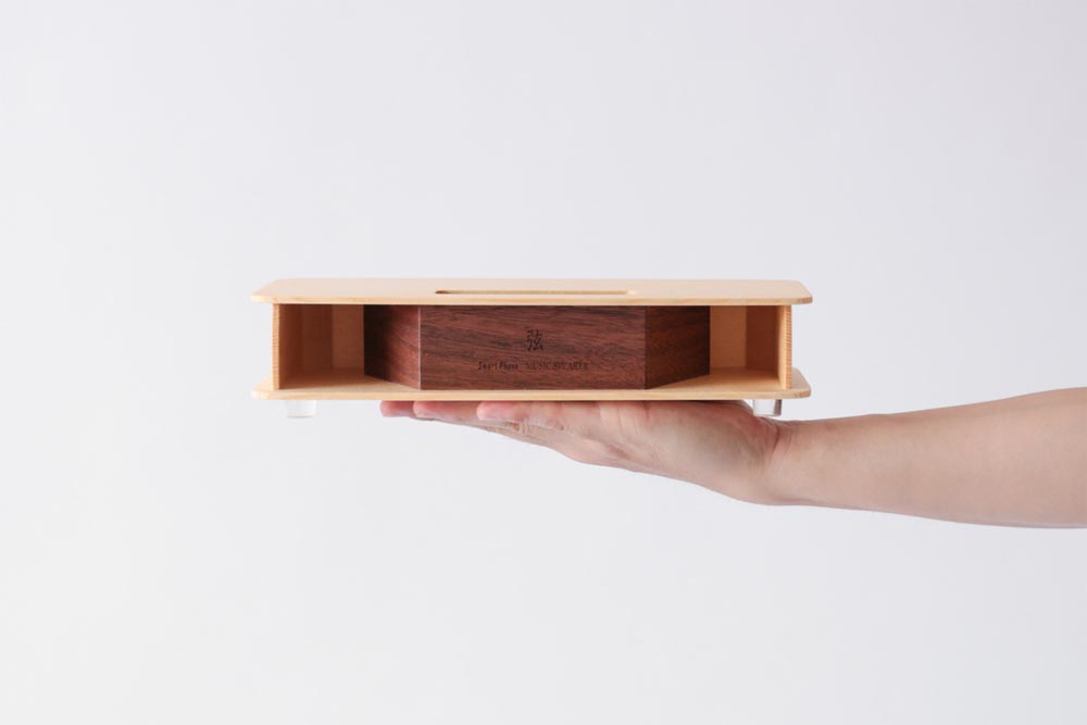Gen wooden speaker