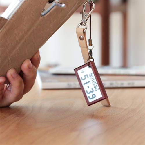 旭川クラフト Pecker 工房ペッカー ナンバープレート ストラップ 国産