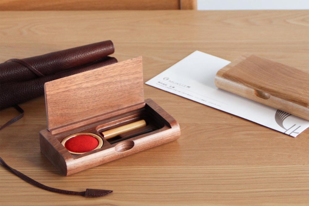 Single lid seal stamp