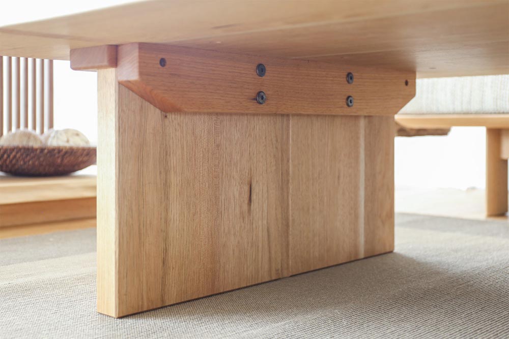 【shirakawa】飛騨の匠工房　クルミ一枚板 ローテーブル 飛騨の匠工房,ローテーブル パネル脚 | 【公式】飛騨の家具『株式会社