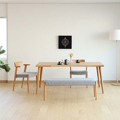 美品　天然木オーク無垢材　ダイニングテーブル　テーパー丸脚　斜め脚　北欧スタイル 飛騨家具 shirakawa シラカワ nippon-collection ニッポンコレクション