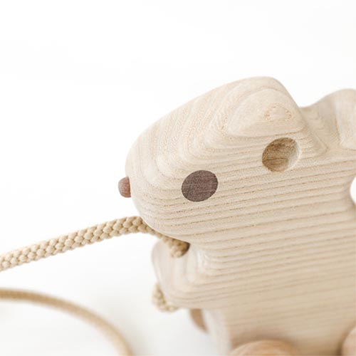 木製シンプル棒状置物 紐付き 旭川クラフト 鈴木工房 モモンカー 伝統工芸品 木製 おもちゃ | MUKU工房