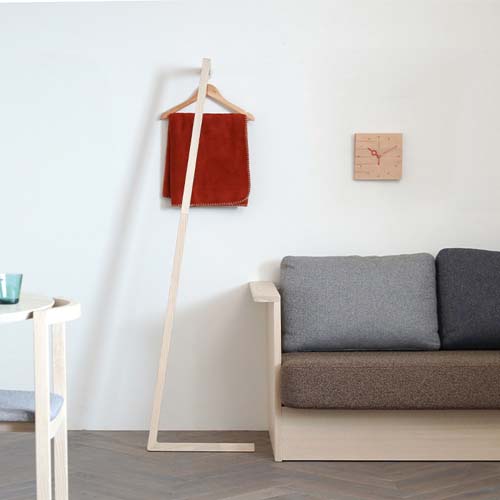 展示品 大雪木工 4万「Hitohude Hanger」コートハンガー 栓無垢材 センノキ ラック フラット コンパクト 一筆書き Taisetsu Mokko【中古家具/中古インテリア/USED家具ユーズド家具/リサイクル】 旭川家具 TAISETSU MOKKO 大雪木工 TP ヒトフデハンガー 国産家具 無垢