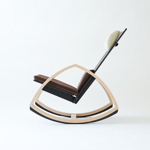 旭川家具の匠工芸　人が集まるカフェチェア、丸いブルーの座面、スタッキングチェア② 旭川家具匠工芸 人が集まるカフェチェア,丸いブルー座面
